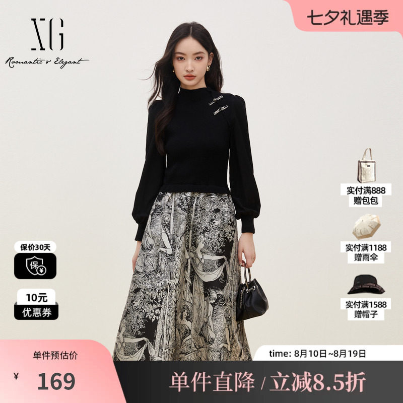 XG/雪歌XJ404719B890黑色长袖连衣裙时尚冬季新款印花A字长裙女装