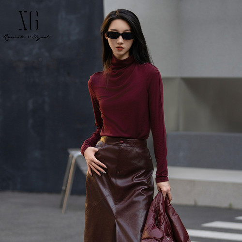 XG/雪歌XK401003A415酒红色莱赛尔堆堆领长袖T恤打底内搭上衣女装