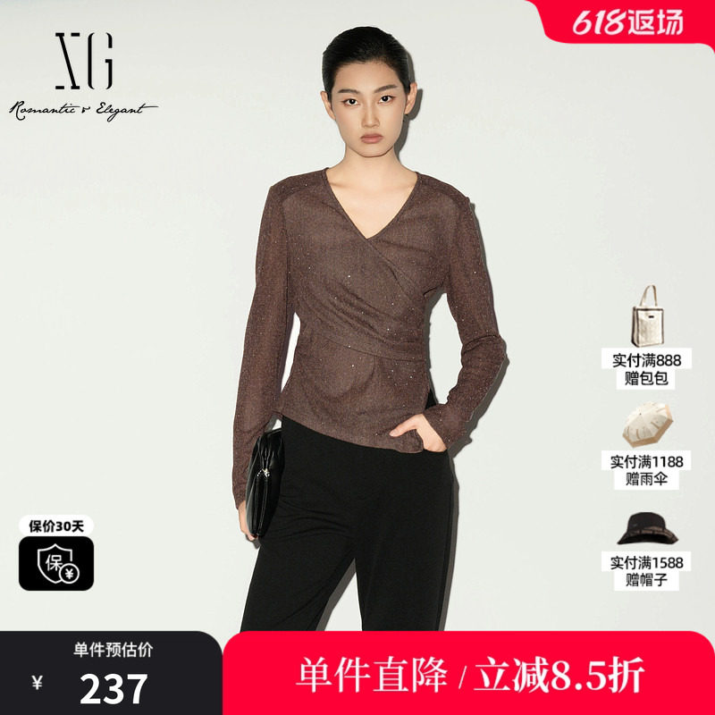 XG/雪歌XL101012A409 咖色细闪长袖T恤V领修身淑女打底短款上衣女