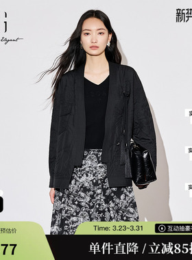 XG/雪歌XK307034A990黑色V领新中式盘扣宽松直筒一手长休闲外套女