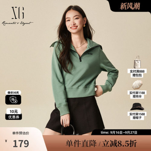 XG雪歌XJ401067A541字母标签套头卫衣时尚冬季新款短款长袖上衣女