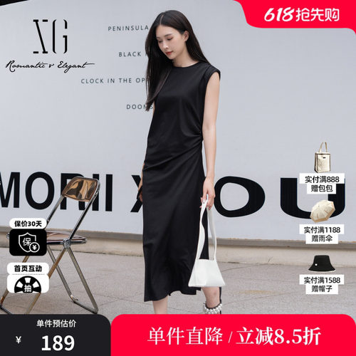 XG雪歌XJ204066A990黑色无袖连衣裙2024夏季新款抽褶开叉休闲裙女