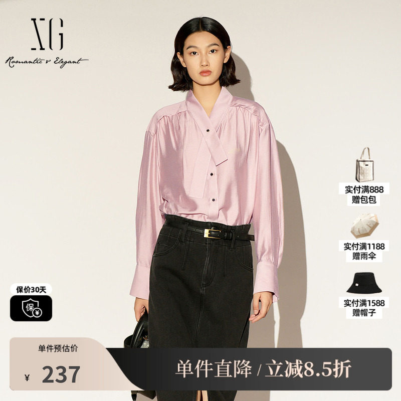 XG/雪歌XL121003A516 粉色领带长袖衬衫淑女立领直筒落肩休闲上衣