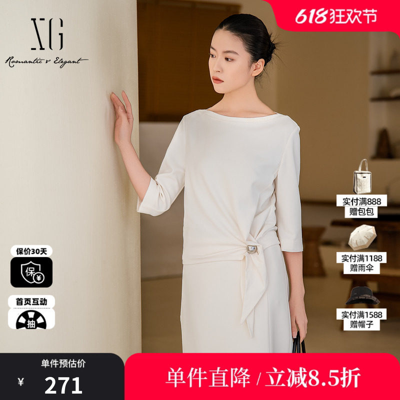 XG/雪歌XL121005A591 白色圆领中袖衬衫直筒绑带配胸针短款上衣女