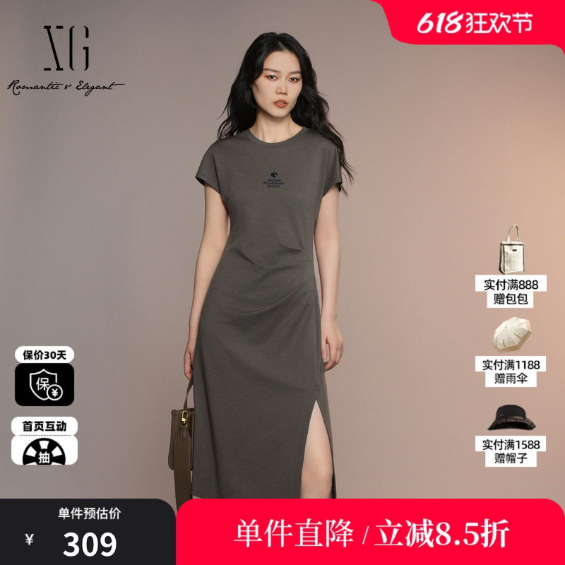 XG/雪歌XK204067A285 灰色莱赛尔收腰捏褶短袖圆领开叉连衣裙女装