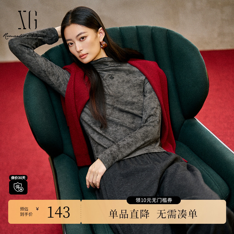 XG/雪歌XL401620A883烫钻设计长袖T恤2025冬季新款修身高领上衣女