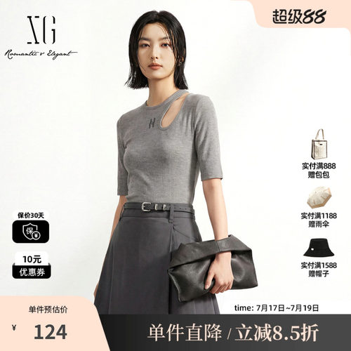 XG/雪歌XK301690A884灰色字母五分袖短袖T恤修身挖肩镂空内搭女装