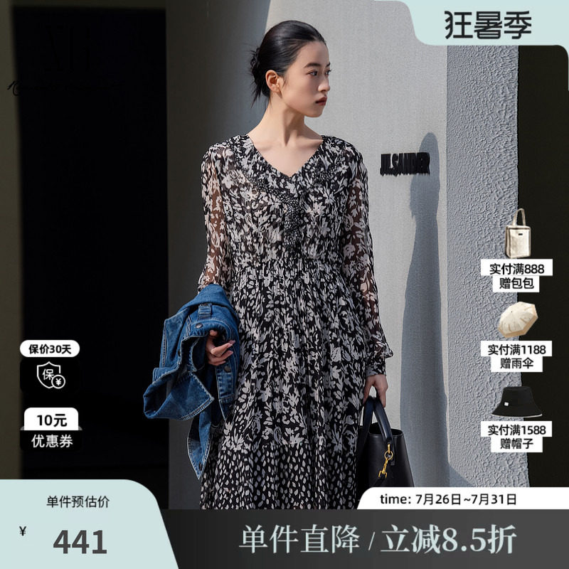 XG/雪歌XL104005B393 碎花长袖连衣裙V领荷叶边花版A字中裙伞裙女