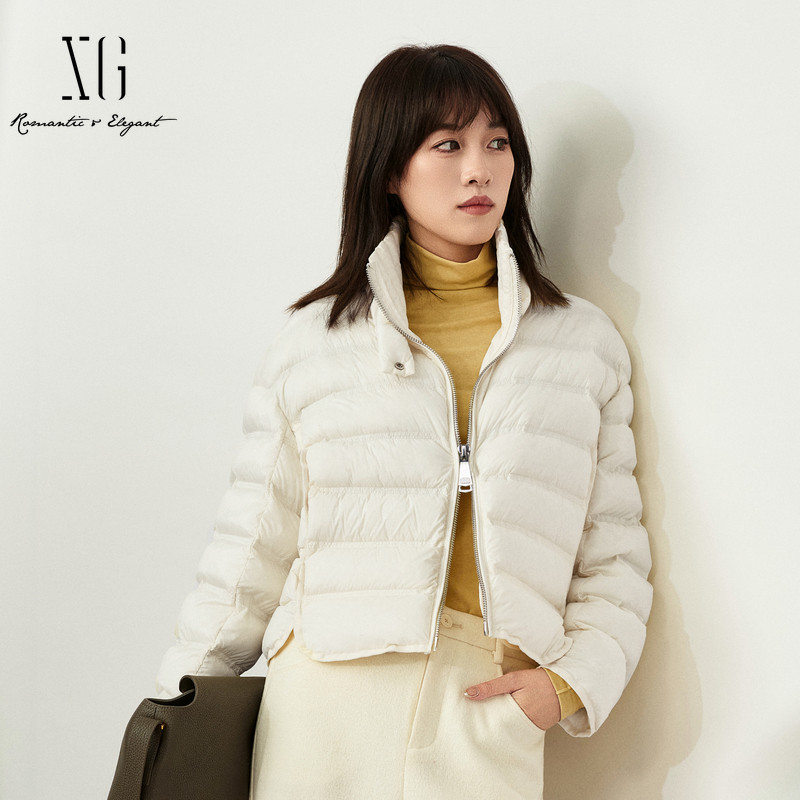 XG/雪歌 XL406045A951白色翻领排骨短款白鸭绒羽绒服直筒外套女装