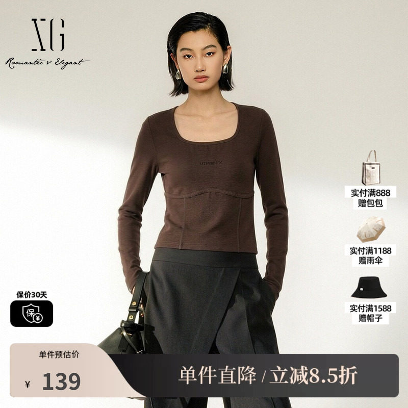 XG/雪歌 XK401798A883咖色棉感方U领长袖T恤修身短款打底内搭女装