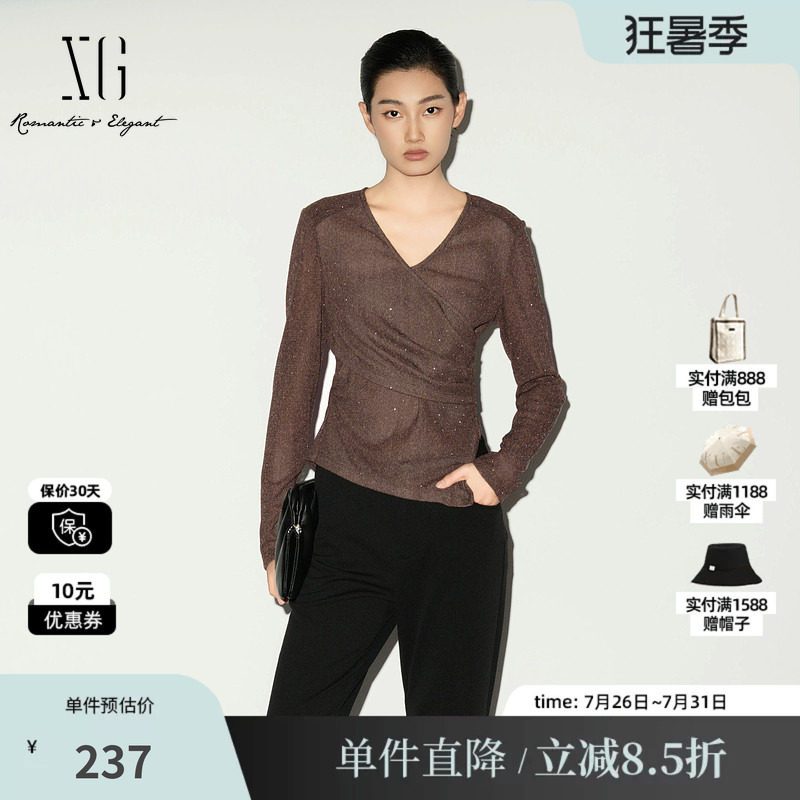 XG/雪歌XL101012A409 咖色细闪长袖T恤V领修身淑女打底短款上衣女