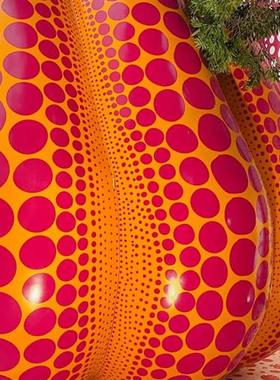 波点南瓜大摆件草间弥生大型玻璃钢雕塑商场民宿网红店铺落地装饰