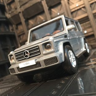 车灯能亮灰白黑色奔驰G350D大g汽车模型车门可以打开合金玩具车