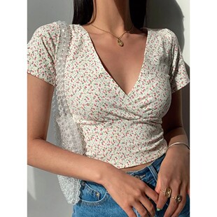 Floral V-neck short sleeved slim fit top 碎花v领短袖修身上衣