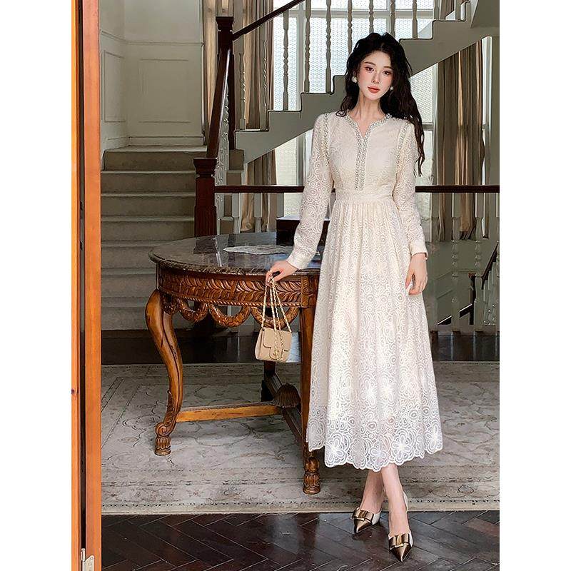 JOYIASS法式轻熟风长袖重工镶钻蕾丝连衣裙女秋冬高级感绝美白色