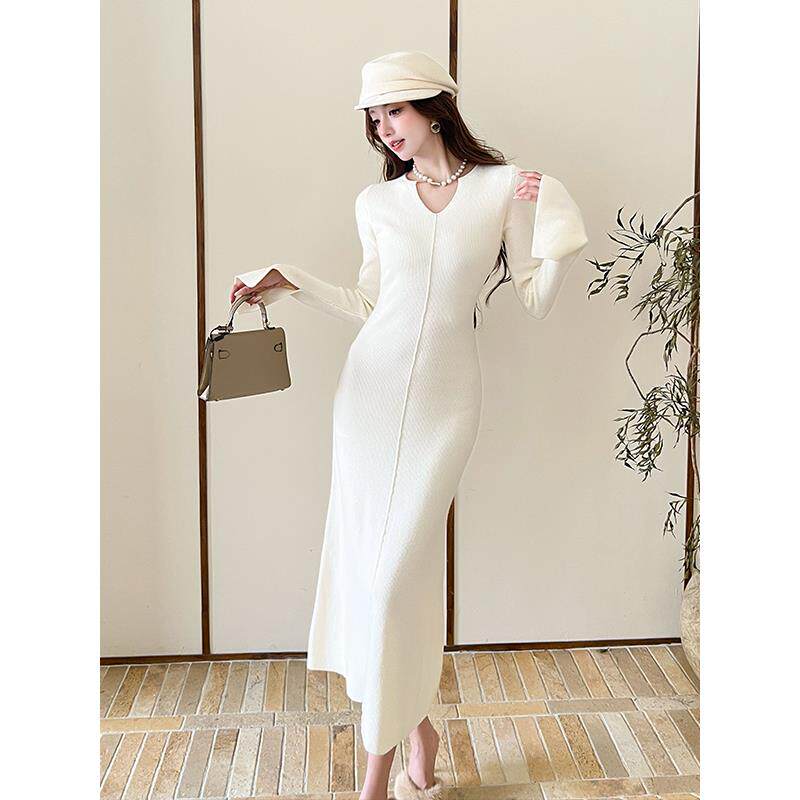 JOYIASS韩系百搭打底针织连衣裙女秋冬v领长袖修身显瘦高级感配大