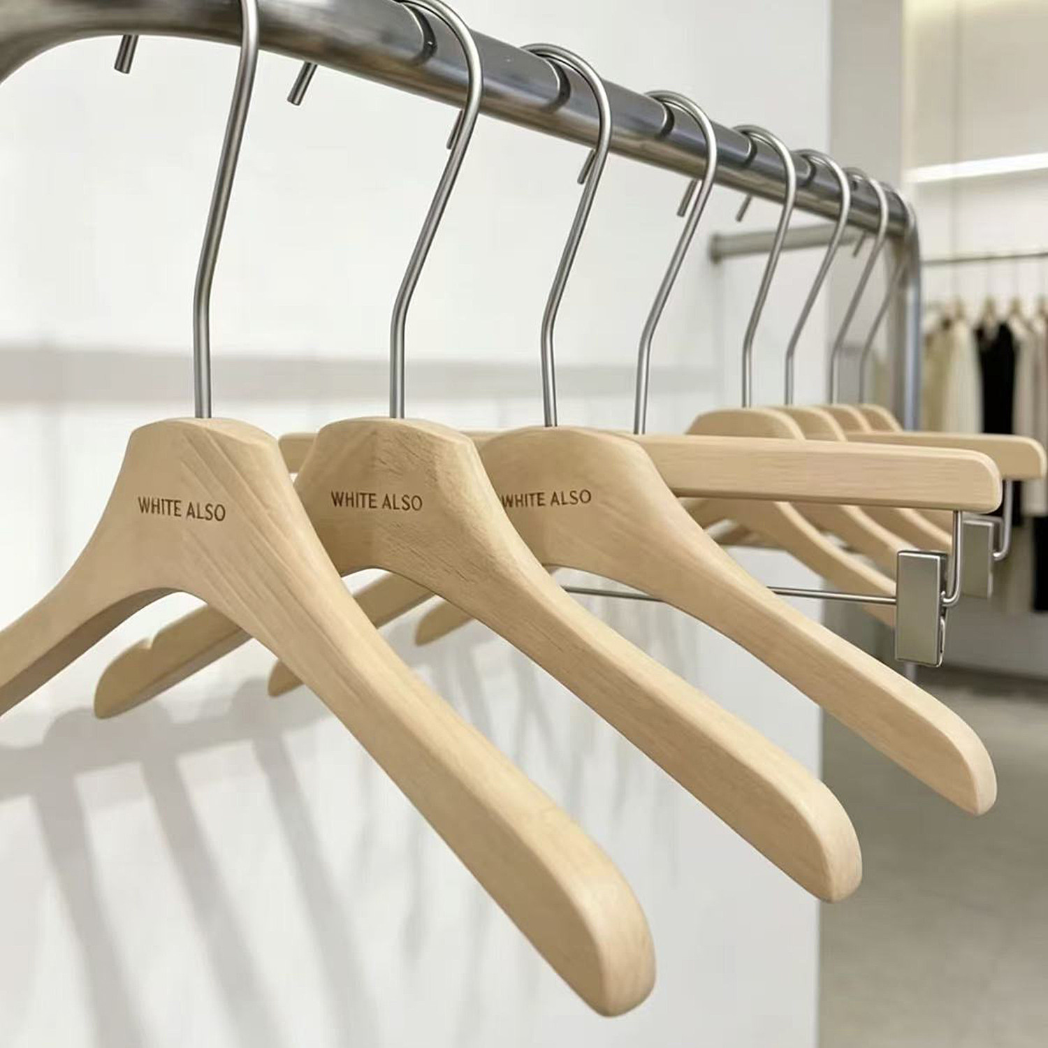 榉木无漆防滑服装店衣架logo定制