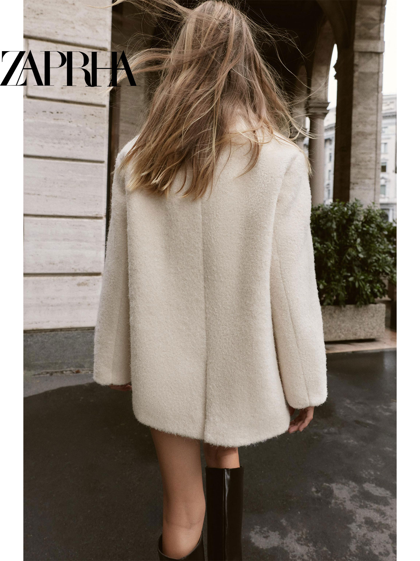 2025 Autumn New High-End Elegant Pearl Leather Double-Breasted Mid-Length Coat for Women 8073328