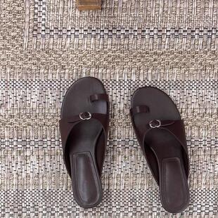 露趾小猫跟一字拖外穿夹趾拖鞋 复古气质真皮套趾凉拖鞋 女百搭新款