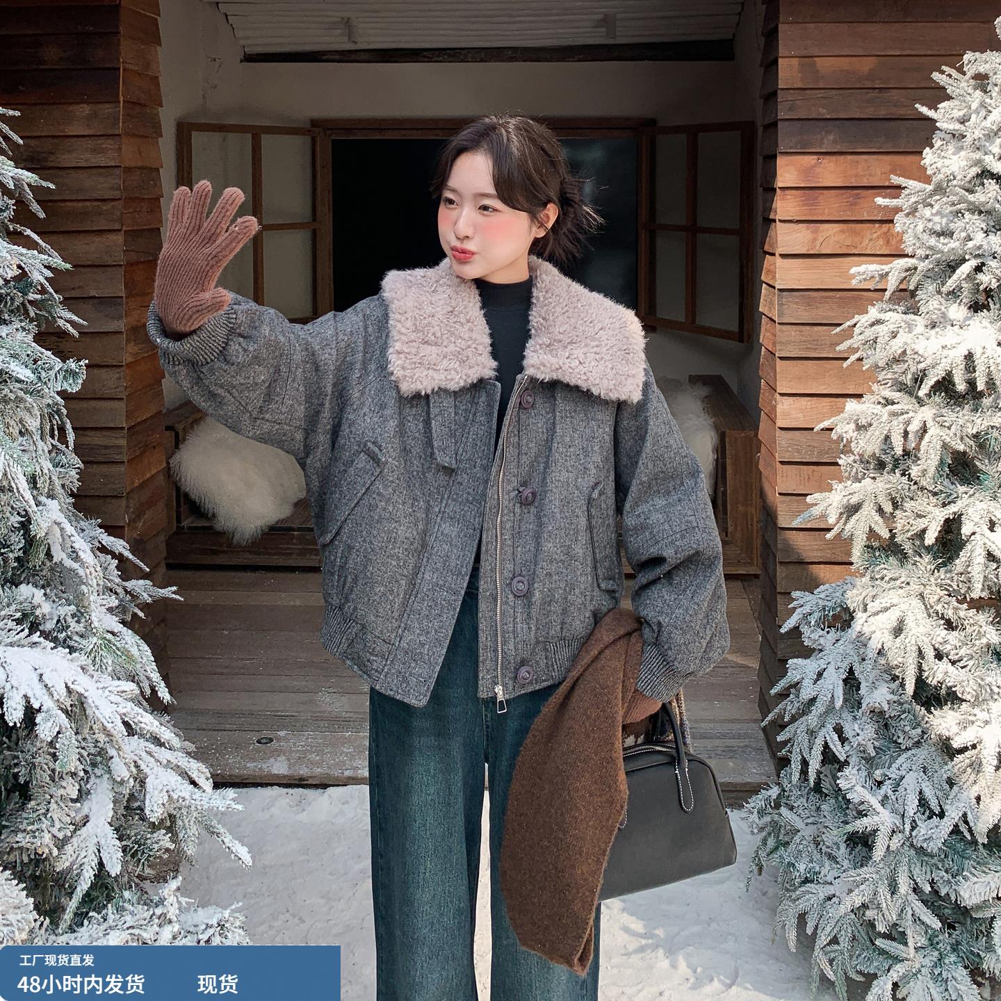 灰色时尚羊羔毛翻领短款羽绒服女冬季2025新款白鸭绒内胆保暖外套