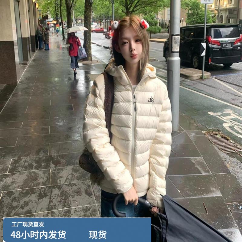 白色排骨羽绒服女短款轻薄连帽2025春冬季新款休闲情侣潮牌面包服