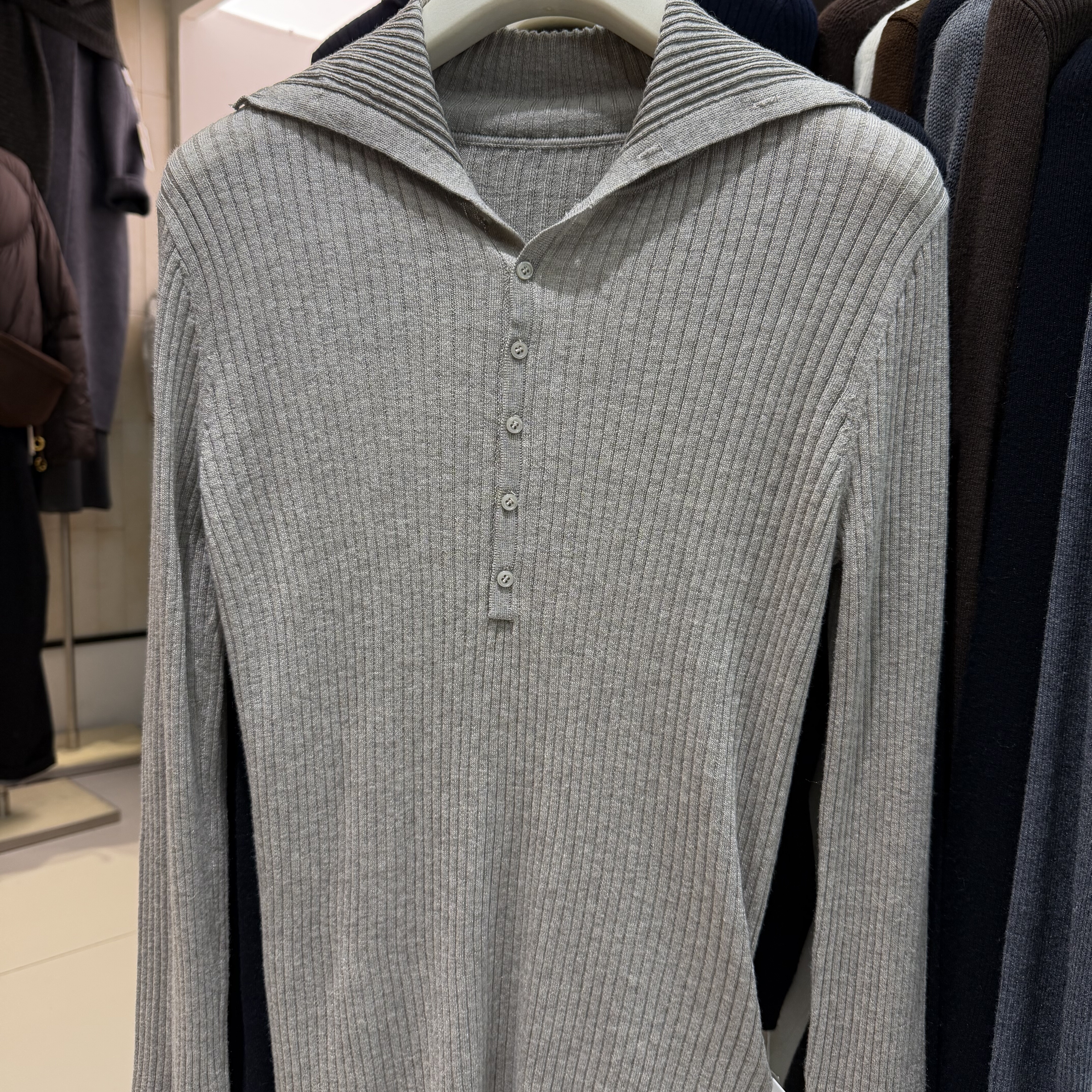 ELSISSI爱姐家翻领半开扣针织衫