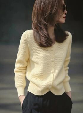 JOYIASS2025新款韩系黄色v领单排扣长袖针织开衫女装秋冬松弛感洋