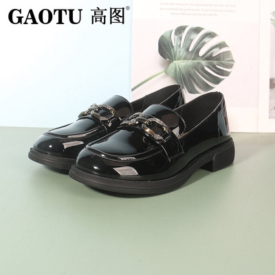 高图时尚亮面平跟舒适百搭乐福鞋