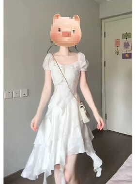 独特漂亮初夏穿搭法式纯欲白色连衣裙女海边度假日落裙收腰长裙子