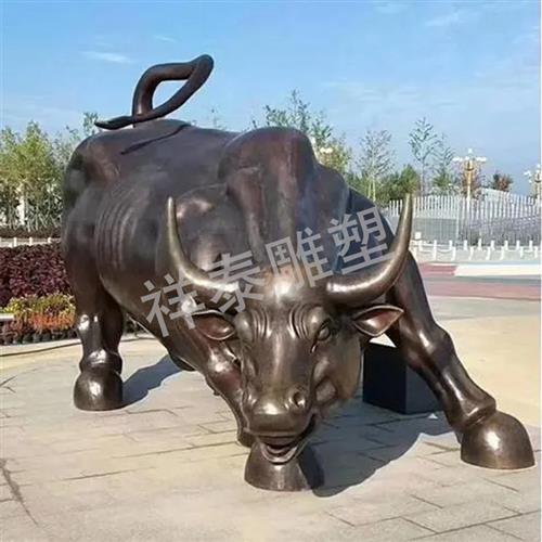 大型铸铜牛雕塑农耕开荒牛华尔街牛奋斗牛玻璃钢动物铜雕定制工厂