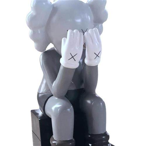 厂家玻璃钢芝麻街kaws公仔坐像站立大摆件网红潮流卡通摆件