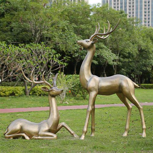 户外大型抽象几何玻璃钢梅花鹿雕塑园林公园景观区售楼部草坪摆件