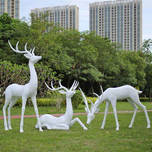 玻璃钢白色梅花鹿雕塑户外低头卧姿动物草坪装饰公园昂头麋鹿摆件