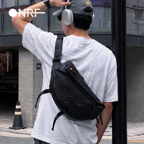 ONRF出行通勤斜挎包男款休闲百搭