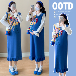 实拍孕妇针织连衣裙秋冬新款蓝色毛衣裙长款裙子花神迷宫春季