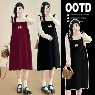 实拍孕妇春装连衣裙2026新款早春休闲甜美刺绣假两件针织裙潮妈