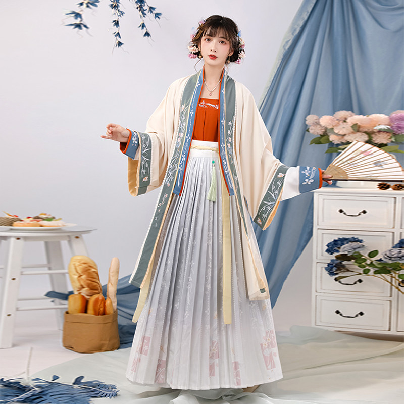 概季皎兰慕蝶原创汉服女中国风宋制对襟长褙子四件套齐腰襦裙春夏