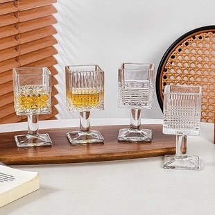 轻奢浮雕刻花高脚方形白酒杯家用一口杯小酒杯烧酒杯高颜值玻璃杯