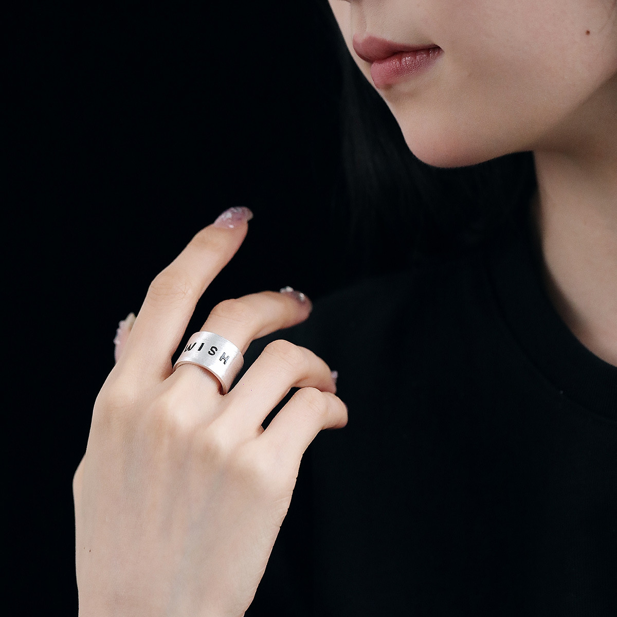 925银拉丝宽面字母开口戒指女2025年小众个性民族风指环饰品