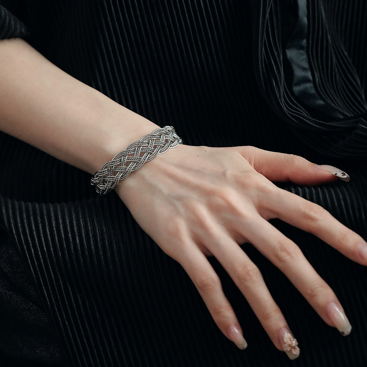 925银复古编织镂空宽面手镯女2025年轻奢高级实心镯子饰品