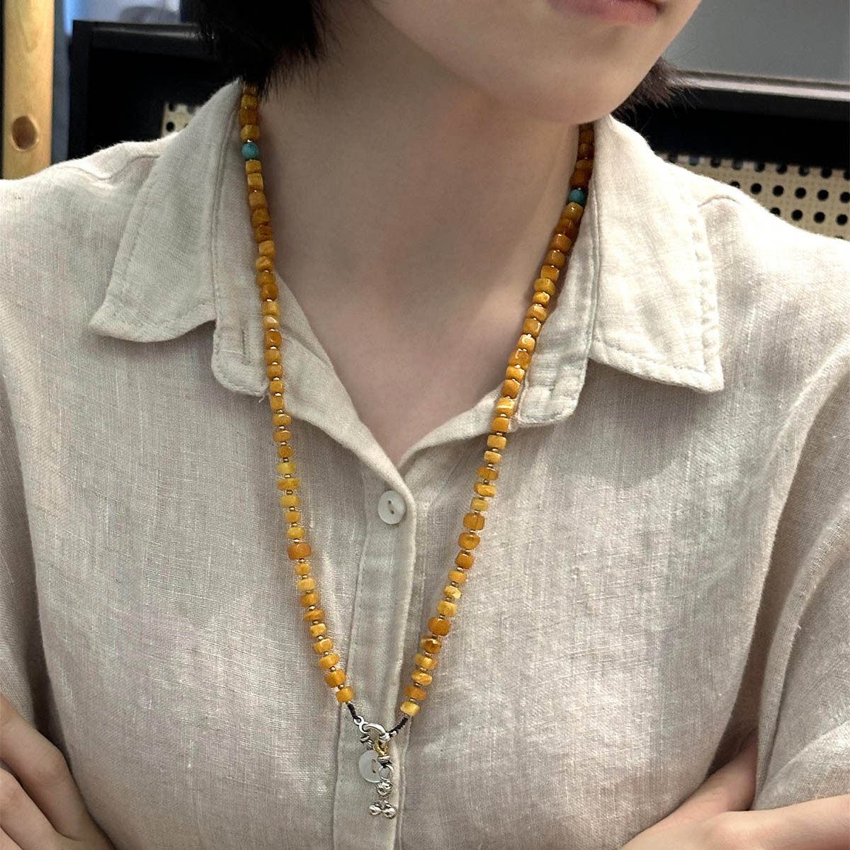 925银琥珀蜜蜡扁珠项链女复古风锁骨链女轻奢高级感链子毛衣链