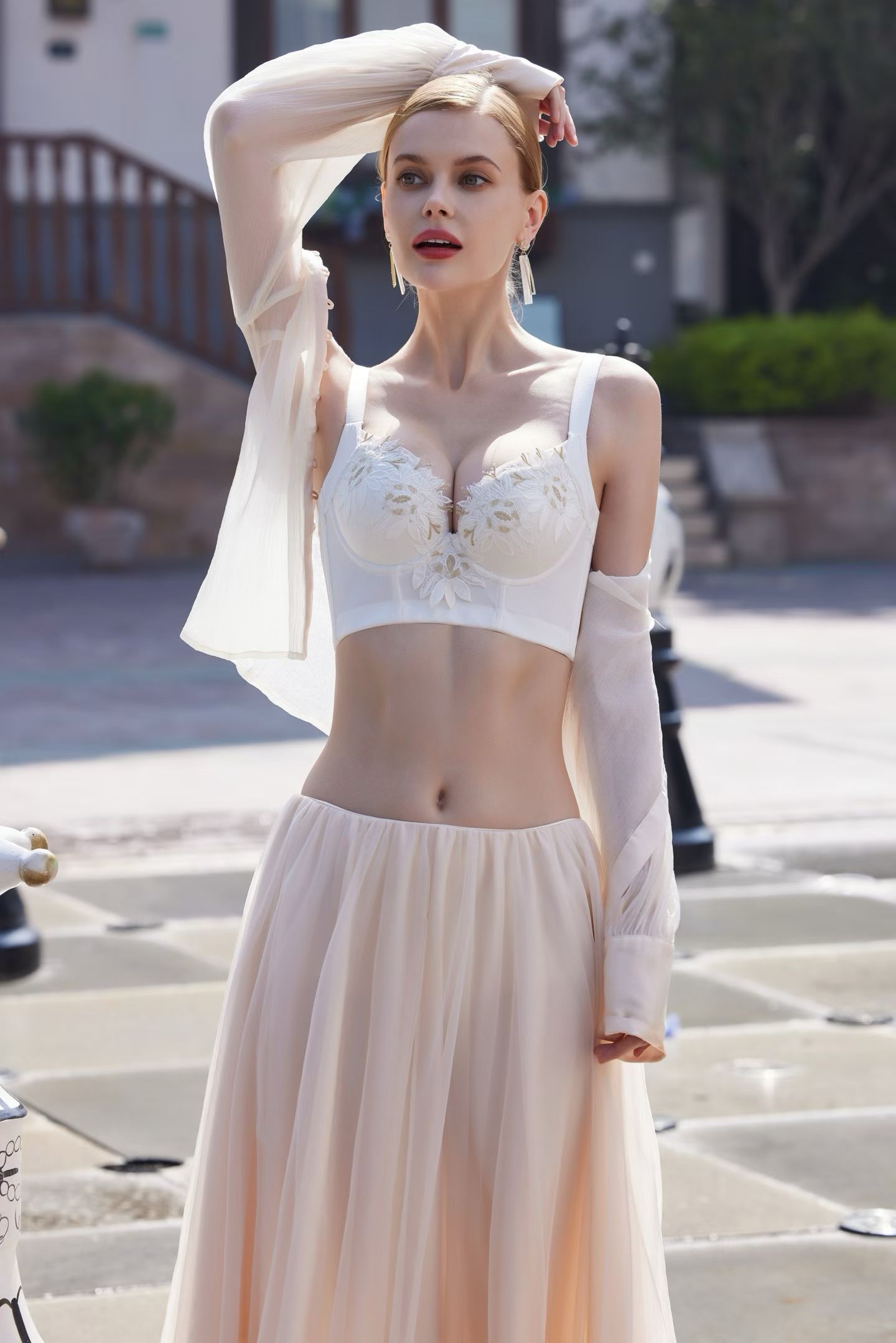 院线玫瑰精油养护杯女小胸聚拢调整型收副乳镂空刺绣美背性感文胸