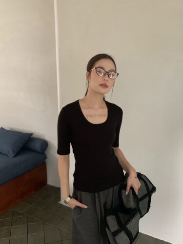E念862韩系U领后背带标中袖T恤女早秋新款修身显瘦正肩打底上衣