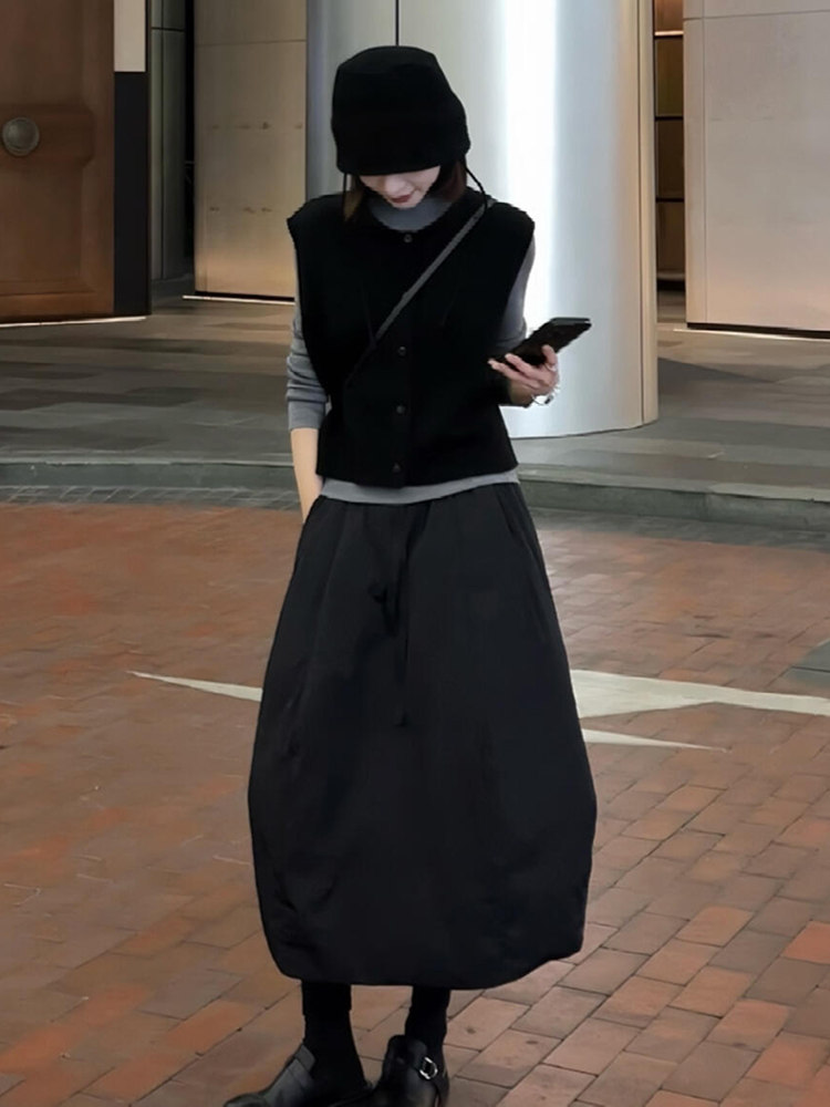 2025秋季套装，一套高端、减龄、时尚、精致的黑色针织背心套装裙,女装/女士精品,大码套装,淘宝优惠券,粉丝福利购,淘宝优惠卷