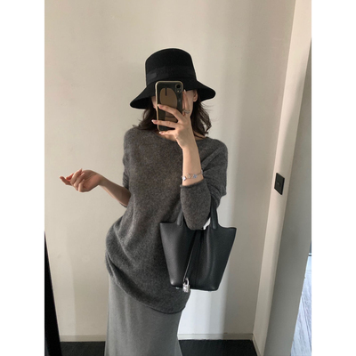 BLUEPOPS-韩系简约宽松薄款马海毛针织衫（含20马海毛）(不含项链