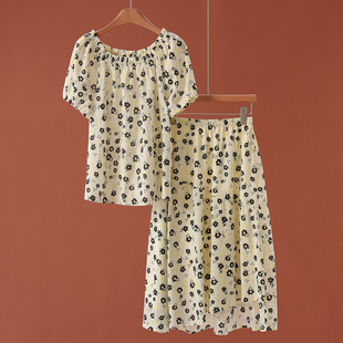 绍 46%粘纤 夏装 307剪 一字领套头衫 松紧腰半裙花色套装