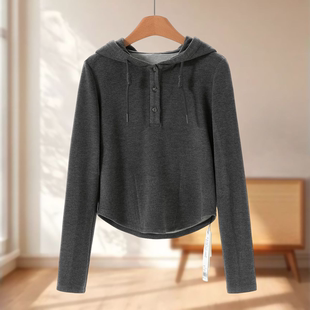 辣妹修身 专柜679 冬装 木X 弧形摆连帽薄绒卫衣673 56%粘纤