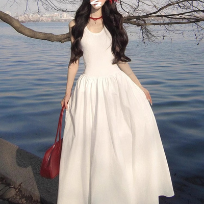 法式白色挂脖吊带连衣裙子女夏季