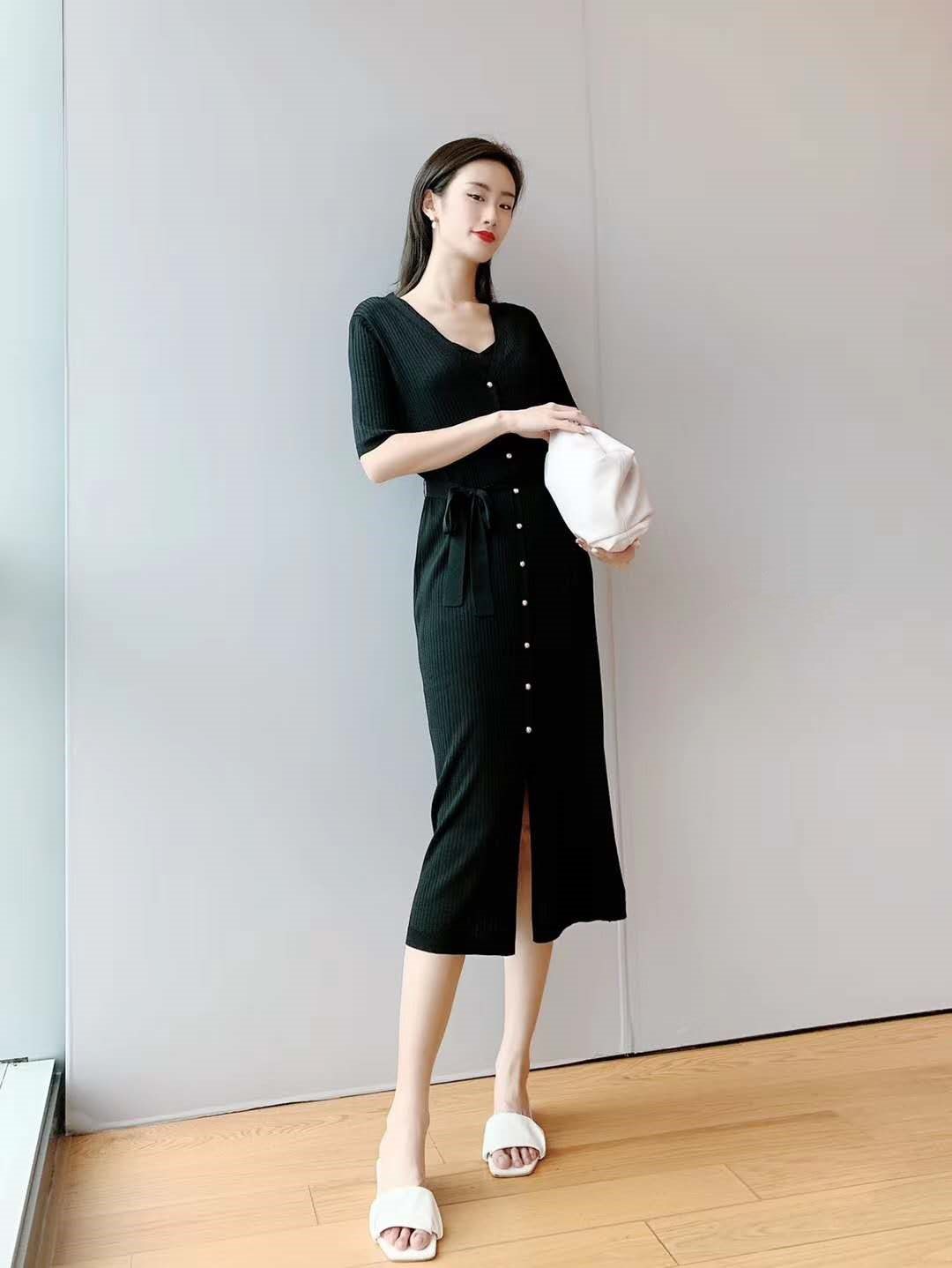 阿玛施旗舰店网购正品2020夏季新款百搭修身冰丝针织短袖连衣裙女