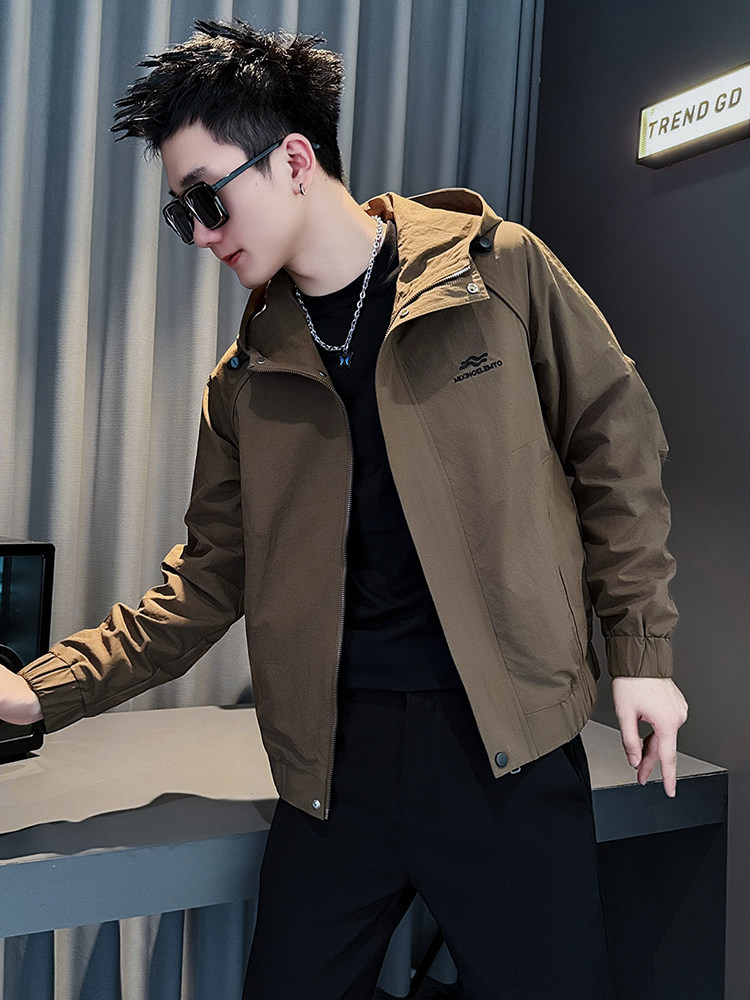 连帽夹克外套男士春秋季2025新款美式潮牌痞帅休闲户外防风冲锋衣